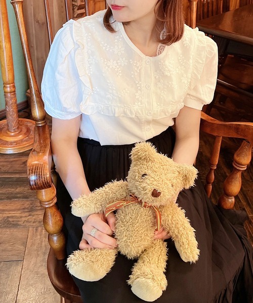 Clice de Paris（クリシェドゥパリス）の「K/フラワーフリル衿ブラウス（シャツ/ブラウス・レディース・ホワイト/アイボリー・ONESIZE）」の2枚目の写真