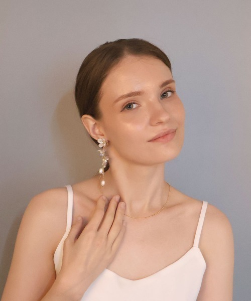 CEMONEMO（セモネモ）の「【金属アレルギー対応】 フラワー ウォーターパール ロングイヤリング / ニッケルフリー（イヤリング・レディース・ゴールド・FREE）」の9枚目の写真