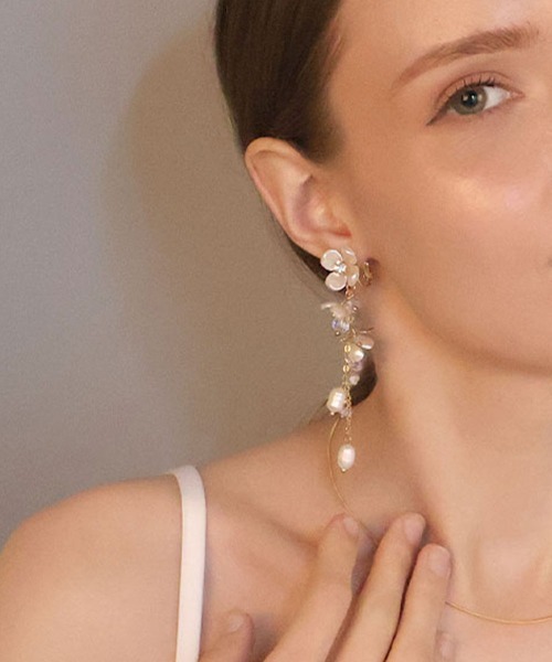 CEMONEMO（セモネモ）の「【金属アレルギー対応】 フラワー ウォーターパール ロングイヤリング / ニッケルフリー（イヤリング・レディース・ゴールド・FREE）」の15枚目の写真