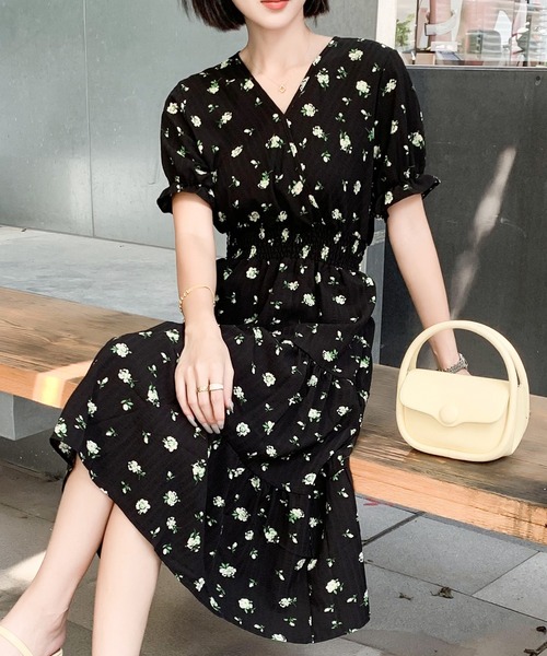 ウエスト絞りティアードワンピースアレンジ紐付き FREE STYLISTS（フリー スタイリスト）の「レディース Vネック花
