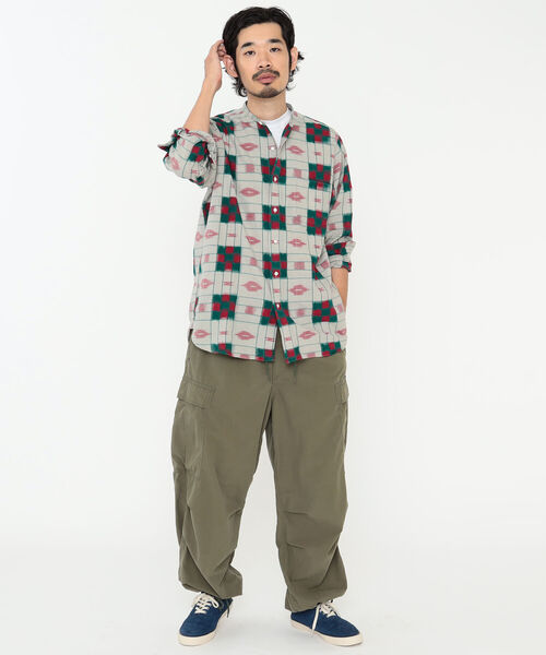 BEAMS PLUS(ビームスプラス)の「BEAMS PLUS / 絣チェック バンドカラーシャツ クラシックフィット(シャツ/ブラウス・メンズ・ライトブラウン/グレー・XL/M/L/S)」の3枚目の写真