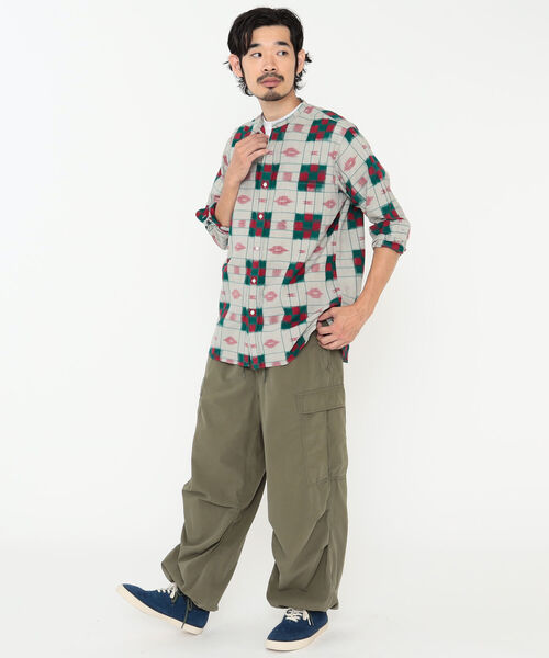 BEAMS PLUS(ビームスプラス)の「BEAMS PLUS / 絣チェック バンドカラーシャツ クラシックフィット(シャツ/ブラウス・メンズ・ライトブラウン/グレー・XL/M/L/S)」の4枚目の写真