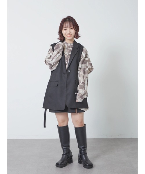 earth music&ecology（アースミュージックアンドエコロジー）の「サイドベルト付きジレ（ベスト・レディース・ブラック/チェック・FREE）」の5枚目の写真