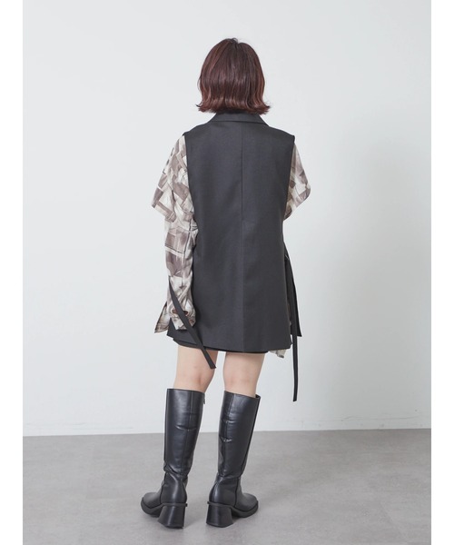 earth music&ecology（アースミュージックアンドエコロジー）の「サイドベルト付きジレ（ベスト・レディース・ブラック/チェック・FREE）」の11枚目の写真