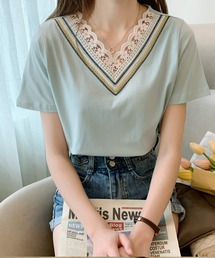 刺繍レース使いVネックTシャツ