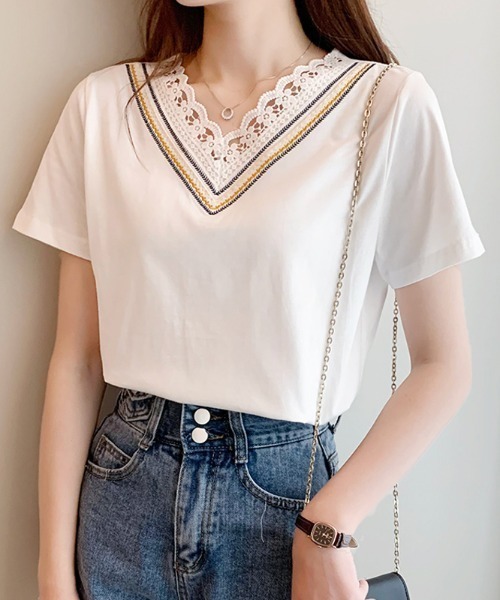 レース付きベージュVネックTシャツ M セール】刺繍レース使いVネックTシャツ（Tシャツ/カットソー