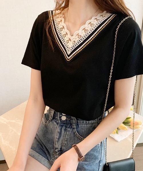 PRIVATE  BEACH（プライベートビーチ）の「刺繍レース使いVネックTシャツ（Tシャツ/カットソー・レディース・ブラック/ホワイト/ライトグリーン・L/M）」の18枚目の写真