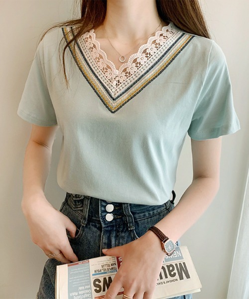 PRIVATE  BEACH（プライベートビーチ）の「刺繍レース使いVネックTシャツ（Tシャツ/カットソー・レディース・ブラック/ホワイト/ライトグリーン・L/M）」の10枚目の写真