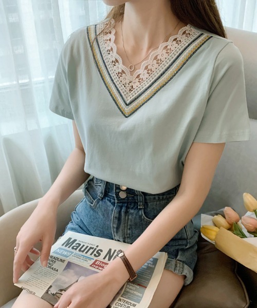 PRIVATE  BEACH（プライベートビーチ）の「刺繍レース使いVネックTシャツ（Tシャツ/カットソー・レディース・ブラック/ホワイト/ライトグリーン・L/M）」の9枚目の写真