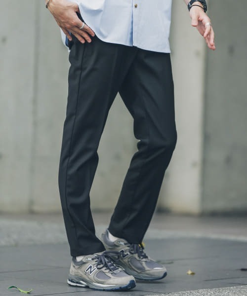 URBAN RESEARCH Sonny Label(アーバンリサーチサニーレーベル)の「センタープレススリムイージーパンツ(スラックス・メンズ・ブラック/グレー/ベージュ・MEDIUM/LARGE)」の5枚目の写真