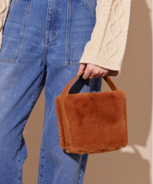 ALEXIA STAM（アリシアスタン）の「Eco Fur Cube Hand Bag /エコファーキューブハンドバッグ（ハンドバッグ・レディース・ベージュ/ブルー/オレンジ系その他・FREE）」の9枚目の写真