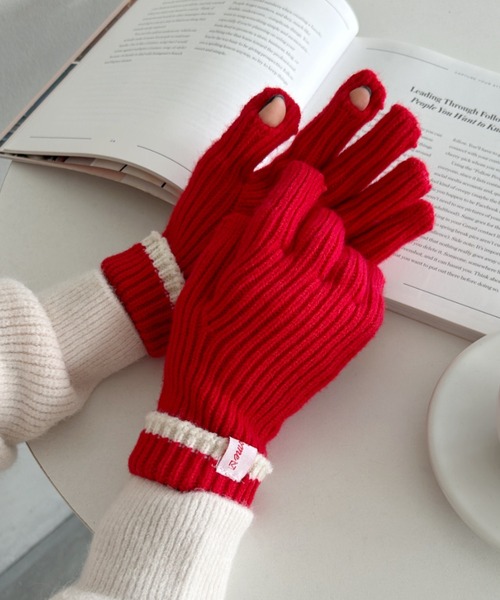 MYMOOD.（マイムード）の「【スマホ対応】リブニットホールタッチライングローブ 手袋（手袋・レディース・ブラウン/アイボリー/ブラック/グレー/ブルー/レッド/ブルー系その他・FREE）」の7枚目の写真
