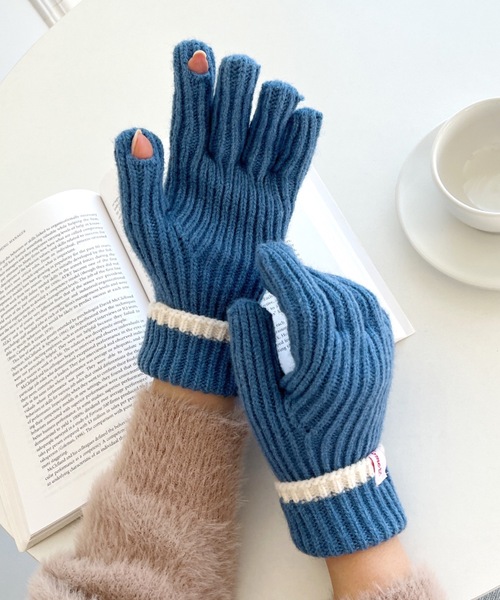 MYMOOD.（マイムード）の「【スマホ対応】リブニットホールタッチライングローブ 手袋（手袋・レディース・ブラウン/アイボリー/ブラック/グレー/ブルー/レッド/ブルー系その他・FREE）」の5枚目の写真