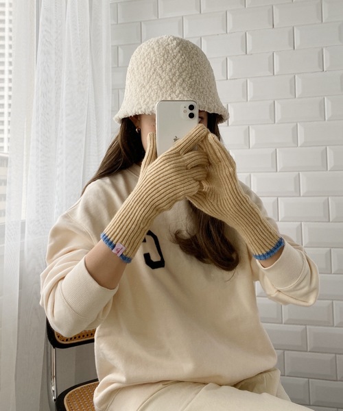 MYMOOD.（マイムード）の「【スマホ対応】リブニットホールタッチライングローブ 手袋（手袋・レディース・ブラウン/アイボリー/ブラック/グレー/ブルー/レッド/ブルー系その他・FREE）」の16枚目の写真