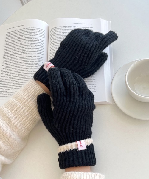 MYMOOD.（マイムード）の「【スマホ対応】リブニットホールタッチライングローブ 手袋（手袋・レディース・ブラウン/アイボリー/ブラック/グレー/ブルー/レッド/ブルー系その他・FREE）」の19枚目の写真