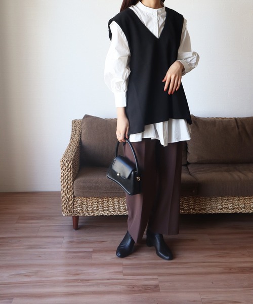 Isn't She?（イズントシー）の「Vネックユルベスト（ベスト・レディース・ブラック/カーキ/アイボリー・FREE）」の11枚目の写真