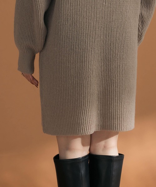 HEYUMM（ヘユム）の「ハーフジップニットミニワンピース（ワンピース・レディース・ブラック/アイボリー/ライトベージュ・ONE）」の20枚目の写真