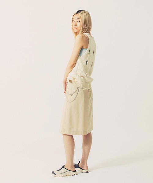 TheOpen Product(ザオープンプロダクト)の「THE OPEN PRODUCT/ザオープンプロダクト/ DETACHABLE CHAIN WRAP SKIRT GTO221SK001(スカート・レディース・ベージュ・2)」の4枚目の写真