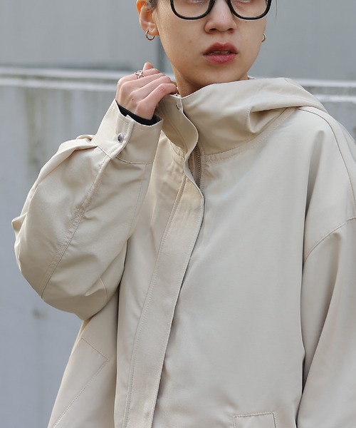 COLONY 2139（コロニートゥーワンスリーナイン）の「ラウンドヘムマウンテンパーカー（マウンテンパーカー・レディース・ベージュ/ブラック/オフホワイト・FREE）」の3枚目の写真