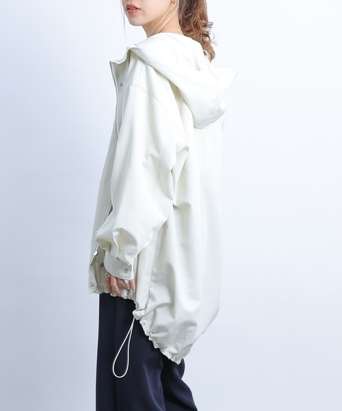 COLONY 2139（コロニートゥーワンスリーナイン）の「ラウンドヘムマウンテンパーカー（マウンテンパーカー・レディース・ベージュ/ブラック/オフホワイト・FREE）」の5枚目の写真