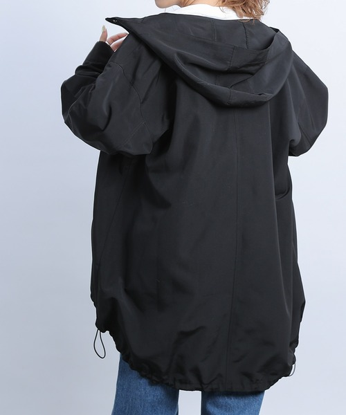 COLONY 2139（コロニートゥーワンスリーナイン）の「ラウンドヘムマウンテンパーカー（マウンテンパーカー・レディース・ベージュ/ブラック/オフホワイト・FREE）」の17枚目の写真