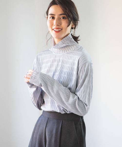 LEPSIM(レプシィム)の「ジガラタートルプルオーバー 182194(Tシャツ/カットソー・レディース・オフホワイト/ライトブルー/ブラック・FREE)」の3枚目の写真