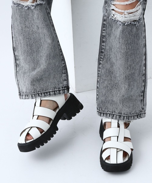 PAGEBOY（ページボーイ）の「バイカラーグルカサンダル（サンダル・レディース・オフホワイト/ブラック系その他/ブラック・M/L）」の4枚目の写真