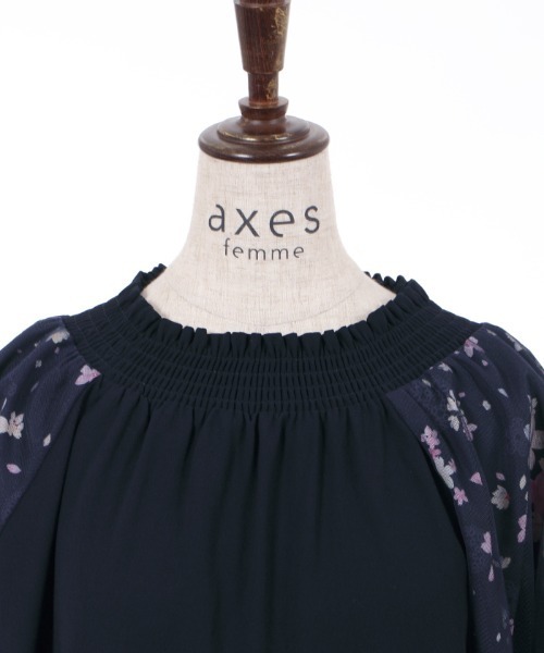 axes femme（アクシーズファム）の「ブルーミングサクラブラウス
