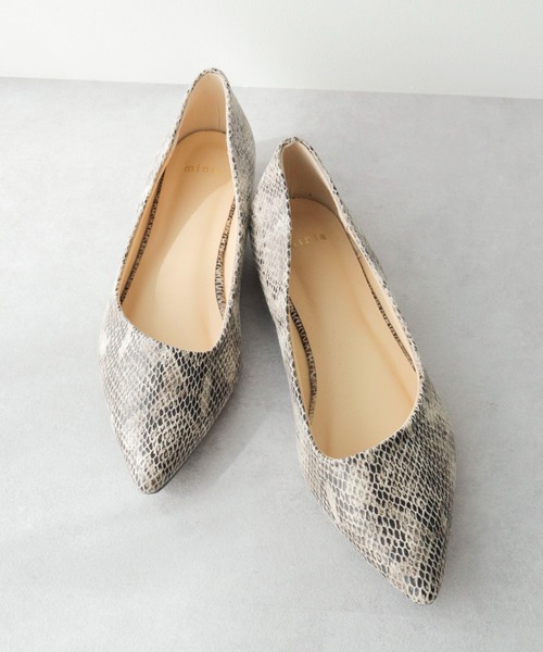Green　Parks（グリーンパークス）の「・minia　ポインテットパンプス（パンプス・レディース・ブラック/グレイッシュベージュ/パイソン・S/M/L/LL）」の3枚目の写真