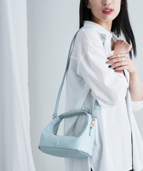 COLONY 2139（コロニートゥーワンスリーナイン）の「横長ワンハンドルショルダーバッグ（ショルダーバッグ・レディース・ブルー/アイボリー/ブラック・FREE）」の3枚目の写真