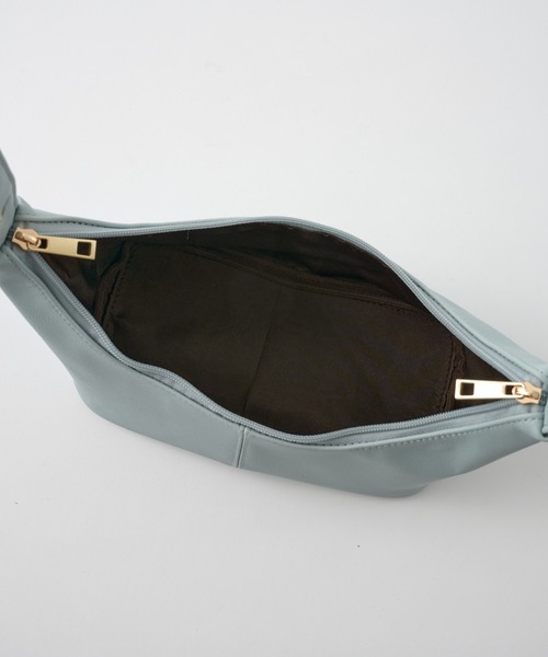 COLONY 2139（コロニートゥーワンスリーナイン）の「横長ワンハンドルショルダーバッグ（ショルダーバッグ・レディース・ブルー/アイボリー/ブラック・FREE）」の21枚目の写真