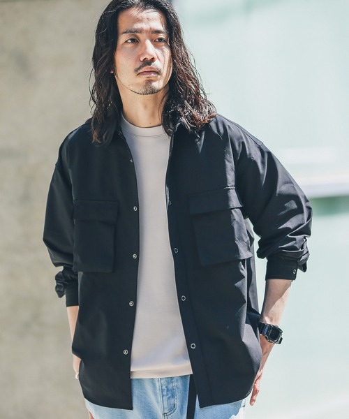 URBAN RESEARCH Sonny Label（アーバンリサーチサニーレーベル）の「『撥水』『セットアップ対応』3Dポケットシャツ（シャツ/ブラウス・メンズ・ブラック/ベージュ系その他/カーキ・MEDIUM/LARGE）」の2枚目の写真