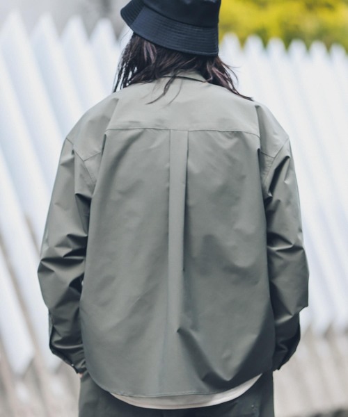 URBAN RESEARCH Sonny Label（アーバンリサーチサニーレーベル）の「『撥水』『セットアップ対応』3Dポケットシャツ（シャツ/ブラウス・メンズ・ブラック/ベージュ系その他/カーキ・MEDIUM/LARGE）」の19枚目の写真