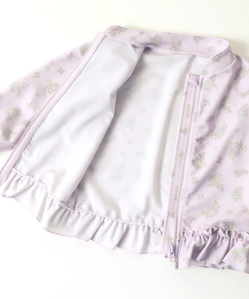 Ampersand（アンパサンド）の「フリルラッシュガード_UVカット（ラッシュガード・キッズ・ラベンダー/アイボリー/サックスブルー・140/120/110/100/130/90/80）」の10枚目の写真