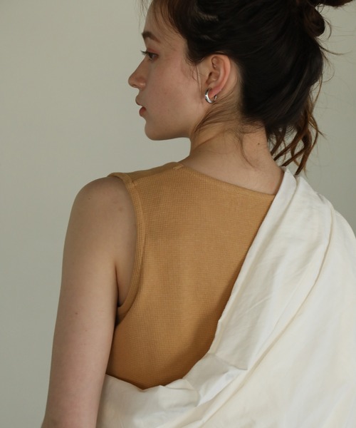 aity(アイティ)の「Vネックワッフルタンクトップ 夏服(タンクトップ・レディース・グレー/ブラック/ホワイト/ネイビー/パープル/オレンジ/カーキ・M)」の16枚目の写真