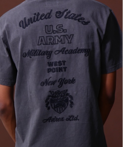 AVIREX（アヴィレックス）の「WEST POINT EMBROIDERY FADE WASH T-SHIRT / ウェストポイント エンブロイダリー Tシャツ / AVIREX / アヴィレックス（Tシャツ/カットソー・メンズ・ホワイト系2/オレンジ/チャコール・M/L/XL/2XL）」の5枚目の写真