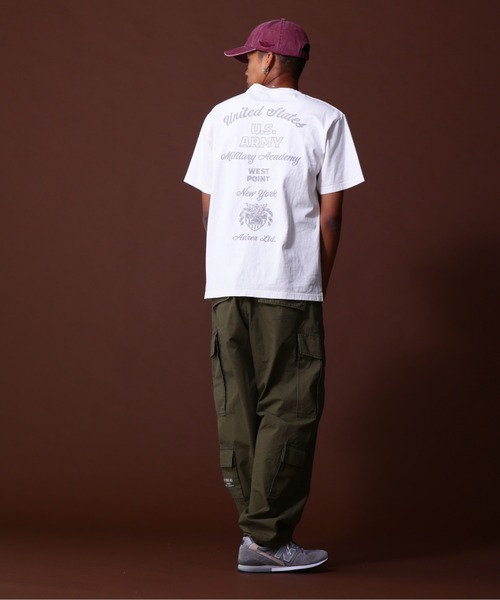 AVIREX（アヴィレックス）の「WEST POINT EMBROIDERY FADE WASH T-SHIRT / ウェストポイント エンブロイダリー Tシャツ / AVIREX / アヴィレックス（Tシャツ/カットソー・メンズ・ホワイト系2/オレンジ/チャコール・M/L/XL/2XL）」の7枚目の写真