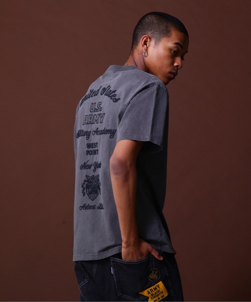 AVIREX（アヴィレックス）の「WEST POINT EMBROIDERY FADE WASH T-SHIRT / ウェストポイント エンブロイダリー Tシャツ / AVIREX / アヴィレックス（Tシャツ/カットソー・メンズ・ホワイト系2/オレンジ/チャコール・M/L/XL/2XL）」の12枚目の写真