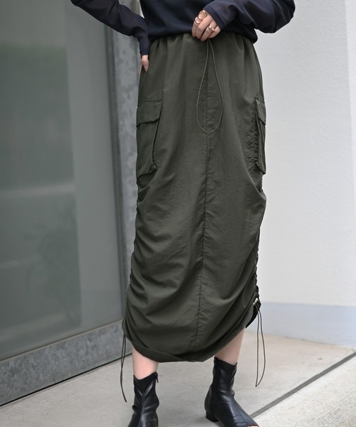 Marient（マリエント）の「ドロストナイロンカーゴSK（スカート・レディース・ブラック/カーキ・FREE）」の2枚目の写真