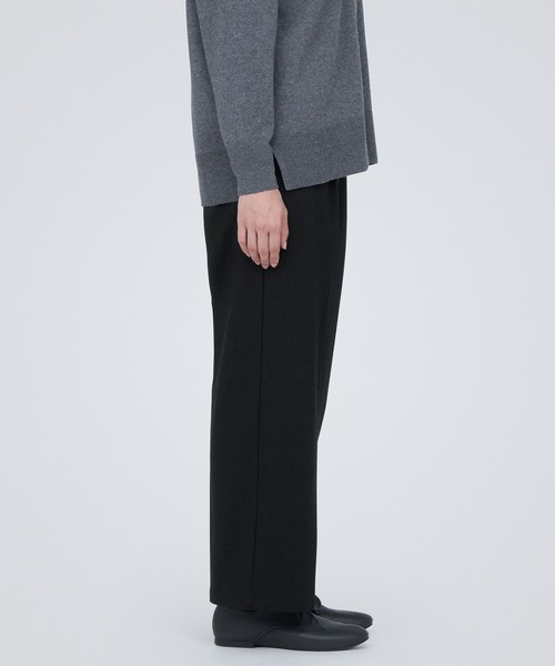 無印良品（ムジルシリョウヒン）の「裏起毛タックワイドパンツ（その他パンツ・レディース・チャコールグレー/ネイビー系/ダークブラウン/ブラック・XS/S/M/L/XL/XXL）」の6枚目の写真