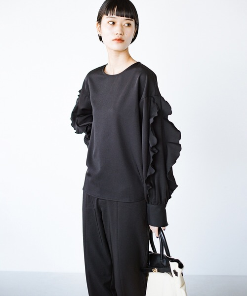 haco!(ハコ)の「今日はきちんとな日!にお任せあれ 華やぐひらひら袖トップス(シャツ/ブラウス・レディース・ネイビー/ブラック・LARGE/MEDIUM/X-LARGE/SMALL)」の4枚目の写真