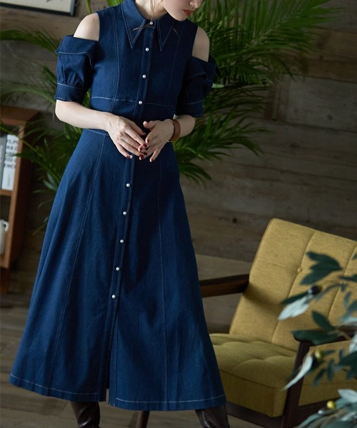 ステッチ入りオープンショルダーバックレースアップデニムシャツワンピース　インディ tocco closet（トッコ クローゼット）の「ステッチ入りオープン