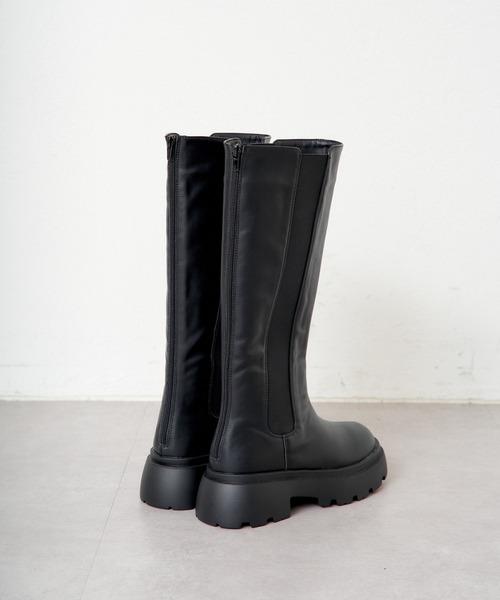 Chico(チコ)の「厚底サイドゴアロングブーツ(ブーツ・レディース・ブラック/チャコールグレー・SMALL/MEDIUM/LARGE)」の6枚目の写真