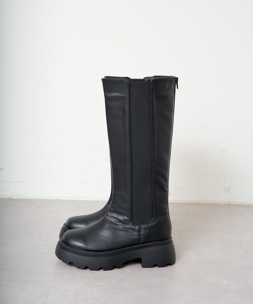 Chico(チコ)の「厚底サイドゴアロングブーツ(ブーツ・レディース・ブラック/チャコールグレー・SMALL/MEDIUM/LARGE)」の5枚目の写真
