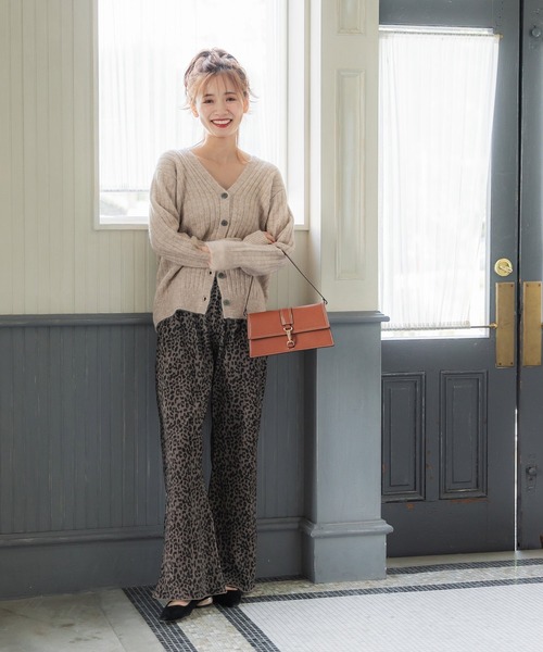 coca(coca)(コカ)の「ベロアプリーツセミフレアパンツ(その他パンツ・レディース・A/ブラウン/B/ブラック・SHORT/LONG)」の11枚目の写真