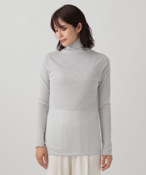 Elura（エルーラ）の「モックネックラメタートル（Tシャツ/カットソー・レディース・ライトベージュ/ライトグレー・MEDIUM/LARGE）」の9枚目の写真