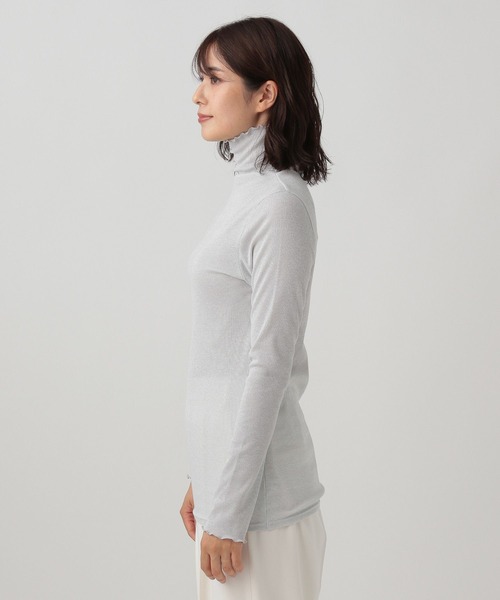 Elura（エルーラ）の「モックネックラメタートル（Tシャツ/カットソー・レディース・ライトベージュ/ライトグレー・MEDIUM/LARGE）」の10枚目の写真