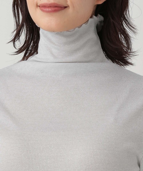 Elura（エルーラ）の「モックネックラメタートル（Tシャツ/カットソー・レディース・ライトベージュ/ライトグレー・MEDIUM/LARGE）」の12枚目の写真