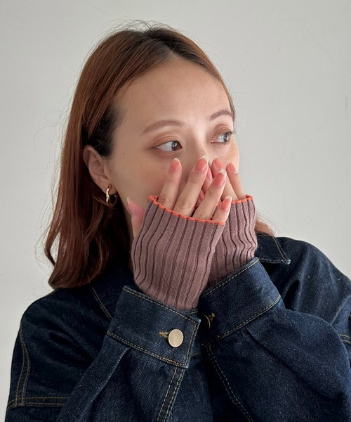 DISCOAT（ディスコート）の「【WEB限定】配色アームウォーマー（アームカバー・レディース・ブラック/グレー/アイボリー/モカ/ブルー/ライトベージュ・FREE）」の21枚目の写真