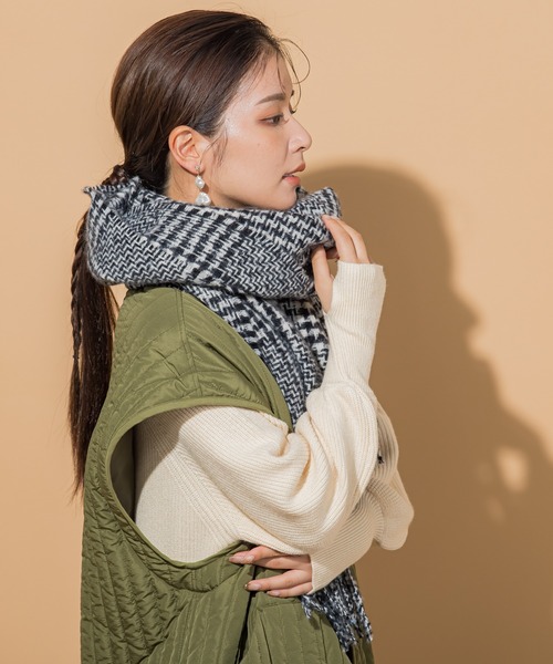 VICKY（ビッキー）の「【ギフトにもオススメ】チェックフリンジストール（ストール/ショール・レディース・ダークネイビー/ブラック系その他・FREE）」の6枚目の写真